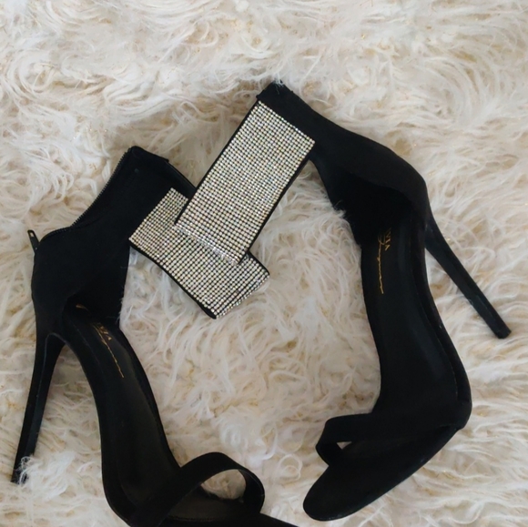 🌺SHOES 🌺 - Picture 3 of 3